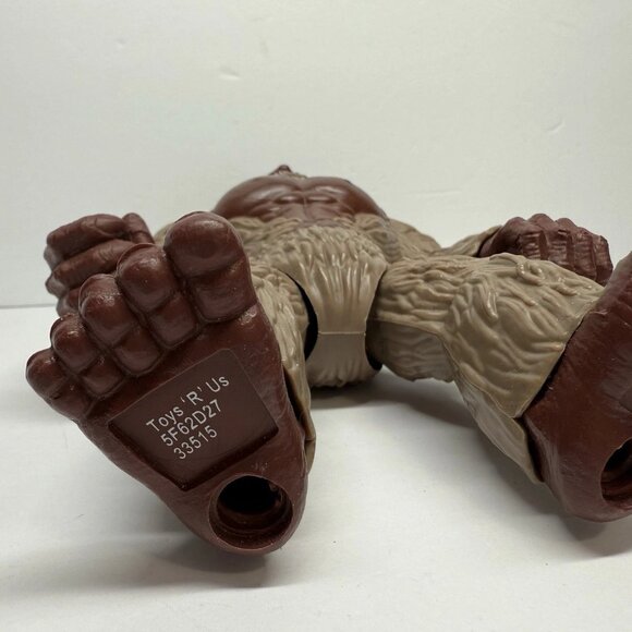 Bigfoot Sasquatch Action Figure 2015 Toys R Us Animal Planet Collectible By Chap - Picture 6 of 6